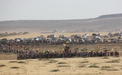680x680nc-urfa-16-07-14-ypg-gerillalari-xirbeye-berana-direniscilerini-selamladi8