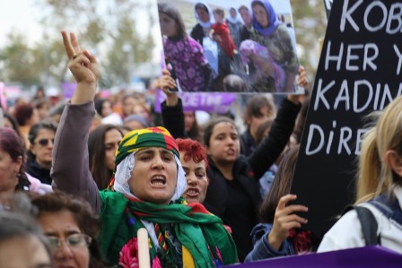 kadinlardan eylem