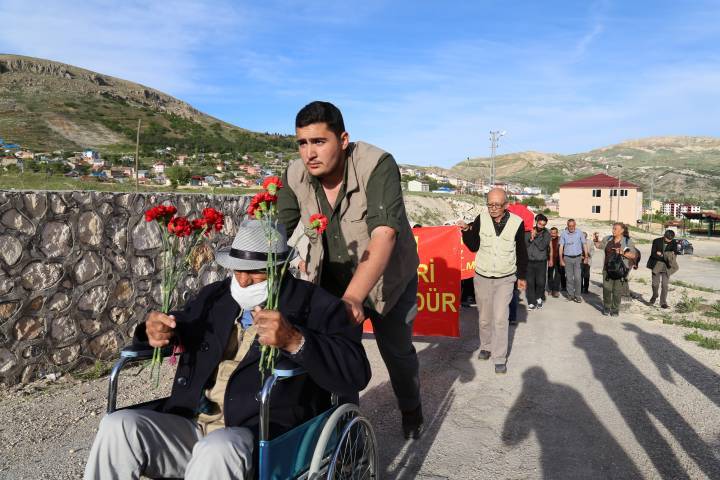 720x720nc drsm 25 05 2017 kemal gun murat gun cenaze defnedildi11