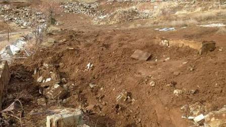PKKlilere ait mezarlık iş makineleriyle yıkıldı